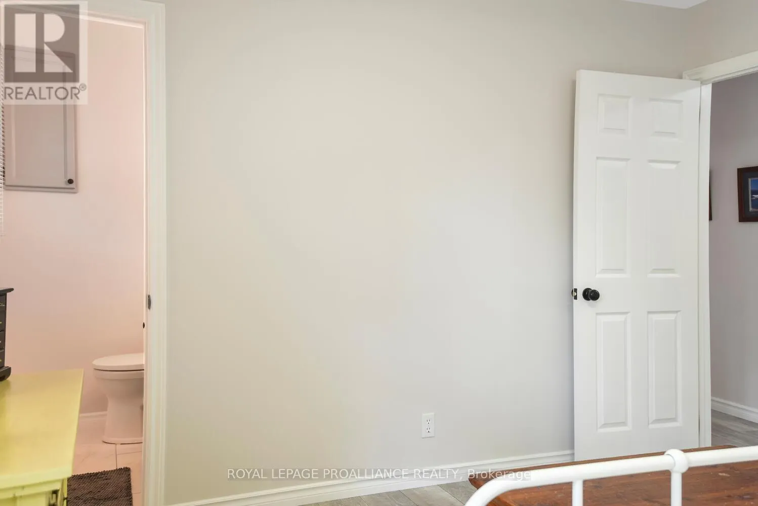342 ABBOTT STREET W