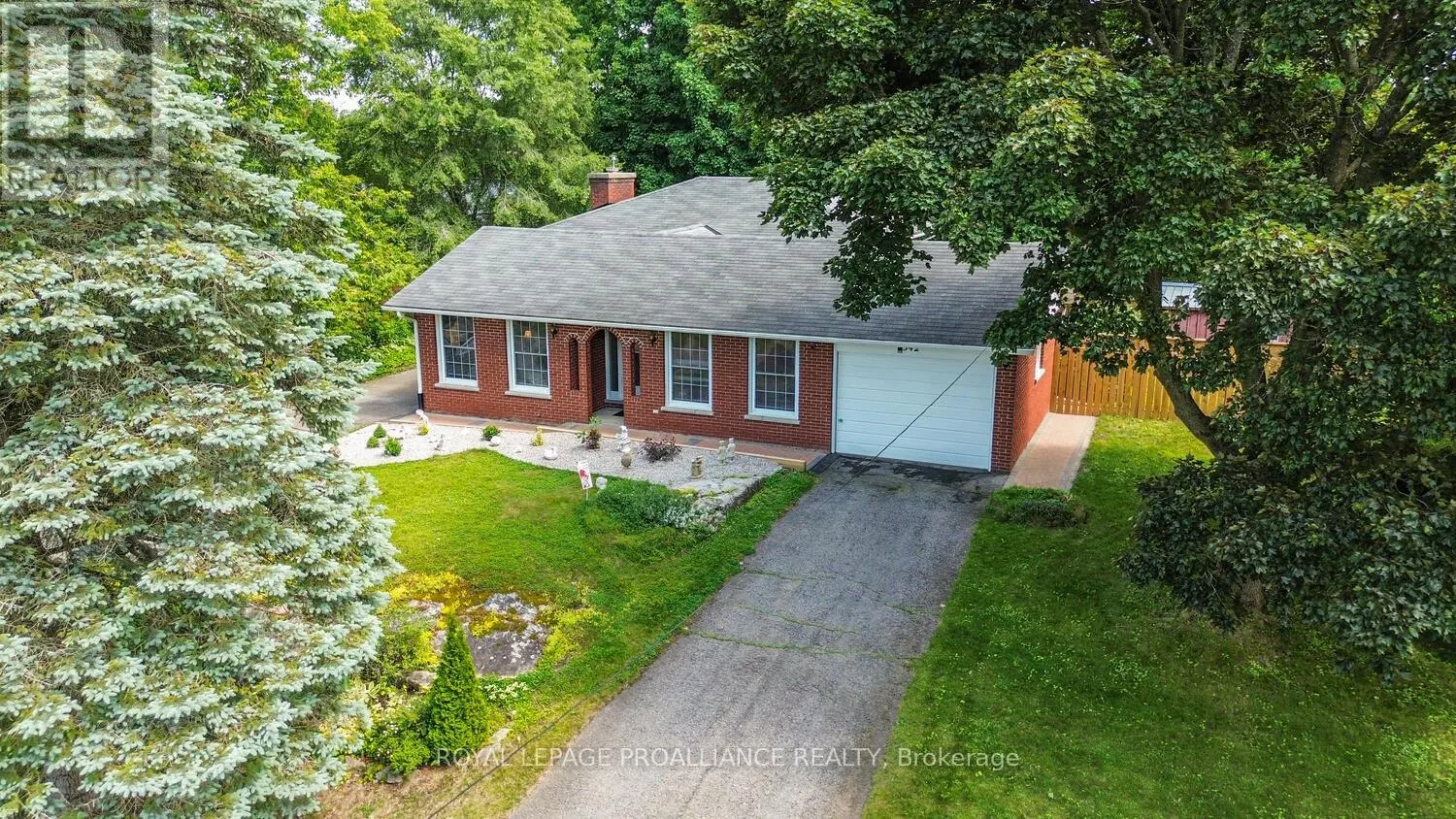 342 ABBOTT STREET W
