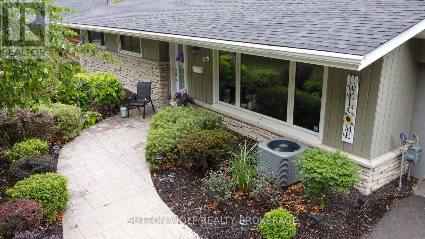 679 HEADLEY DRIVE