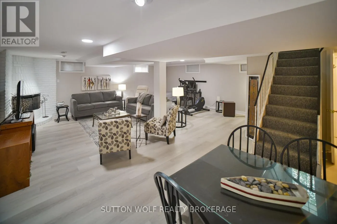 679 HEADLEY DRIVE