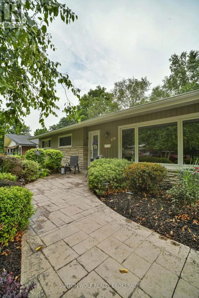 679 HEADLEY DRIVE