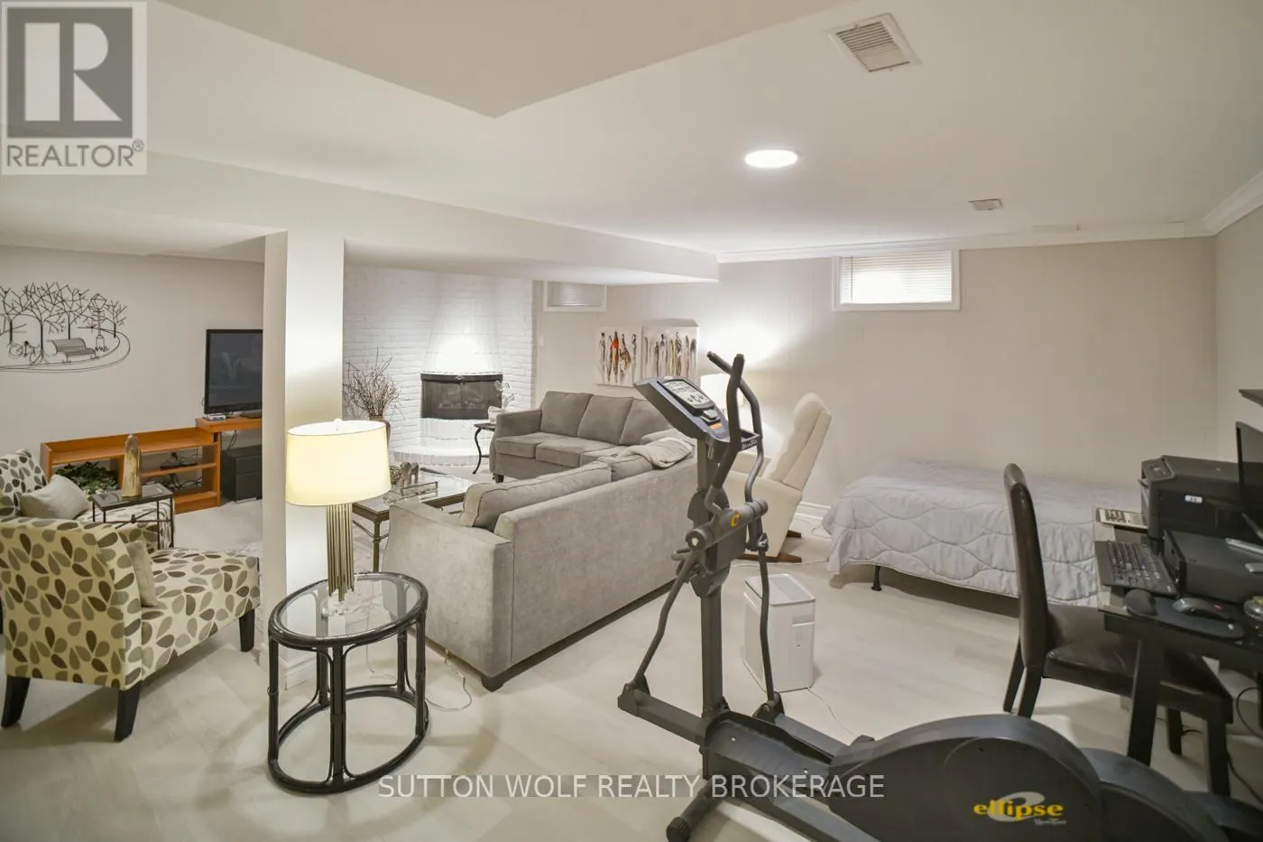 679 HEADLEY DRIVE