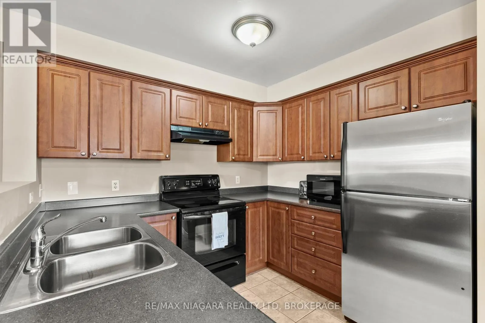 6 - 6263 VALLEY WAY, #6