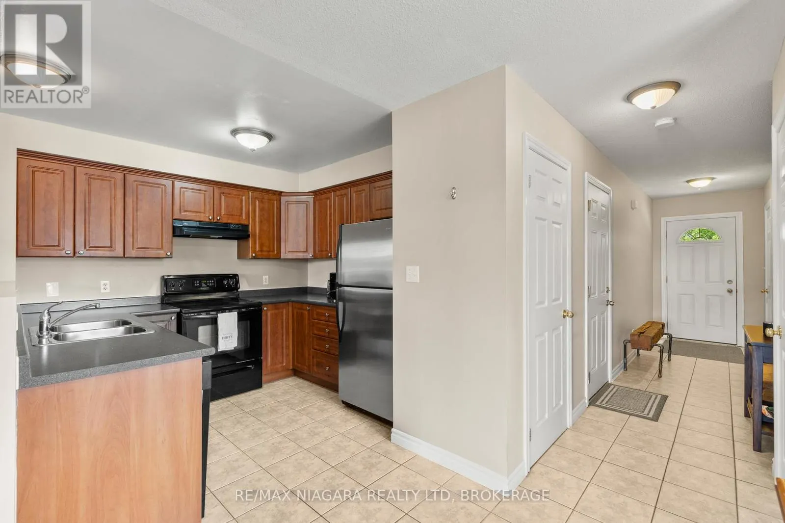 6 - 6263 VALLEY WAY, #6