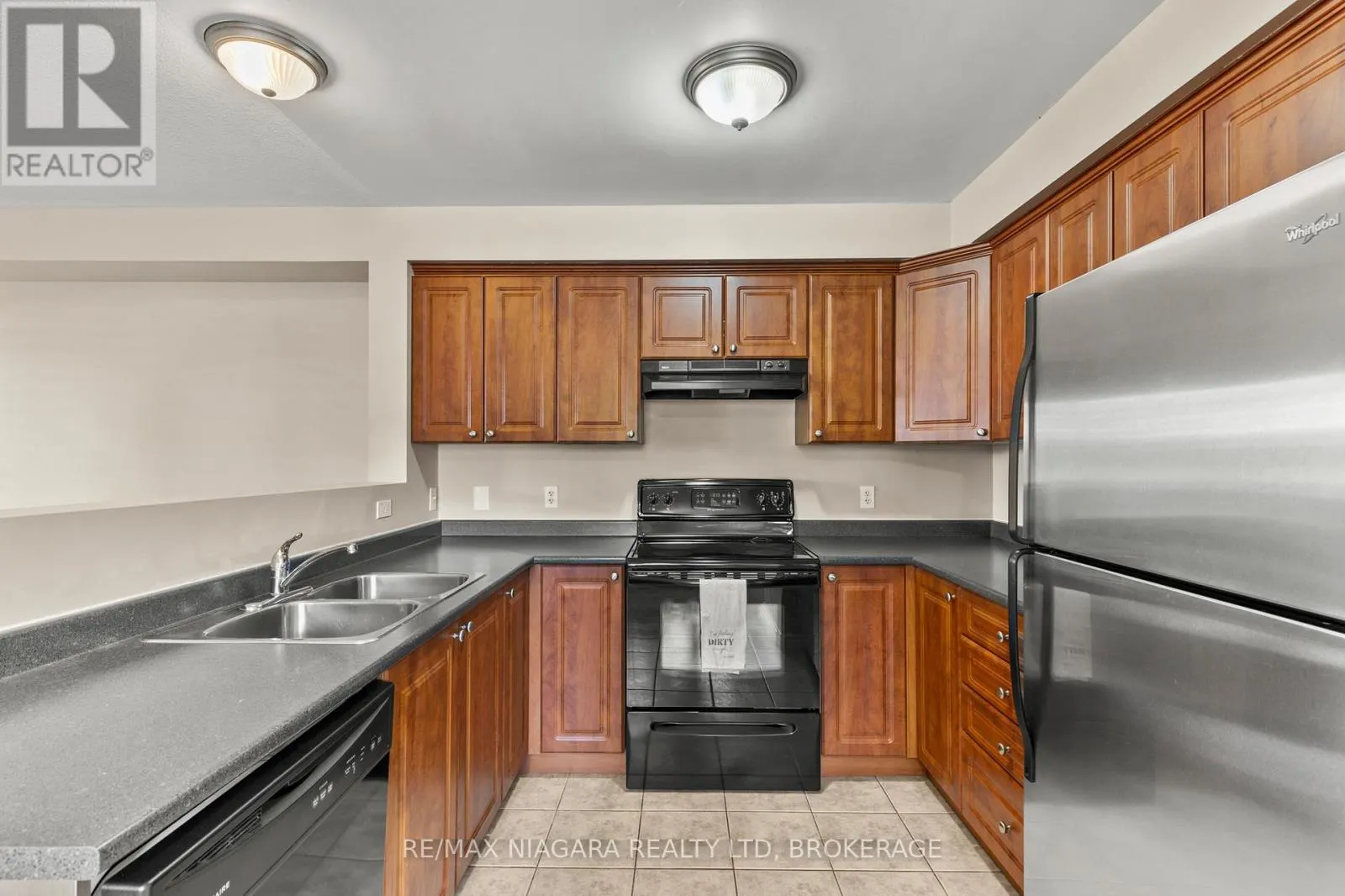 6 - 6263 VALLEY WAY, #6