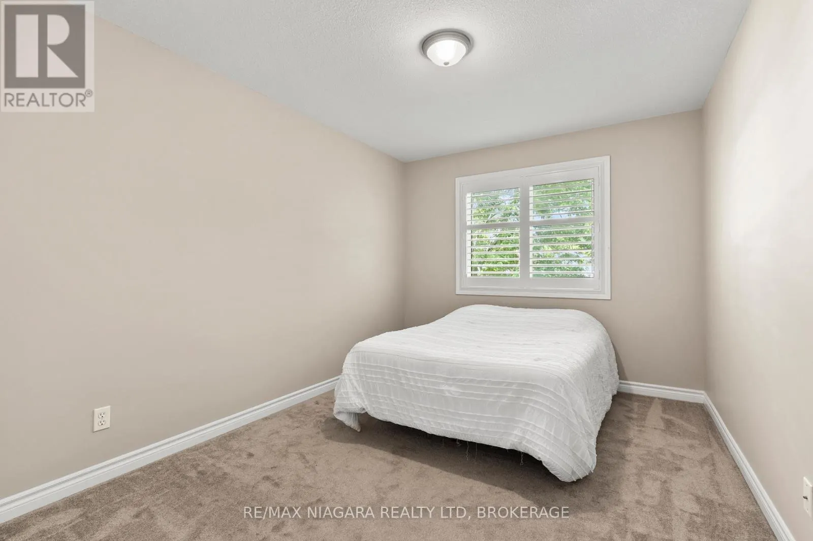 6 - 6263 VALLEY WAY, #6