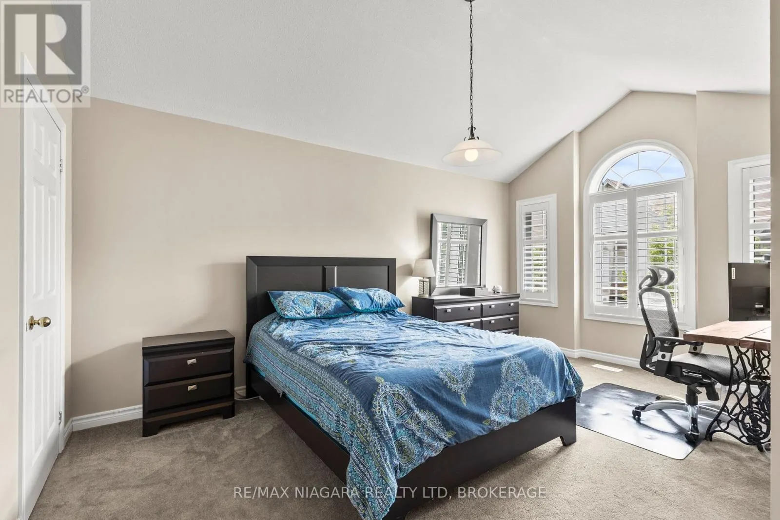 6 - 6263 VALLEY WAY, #6