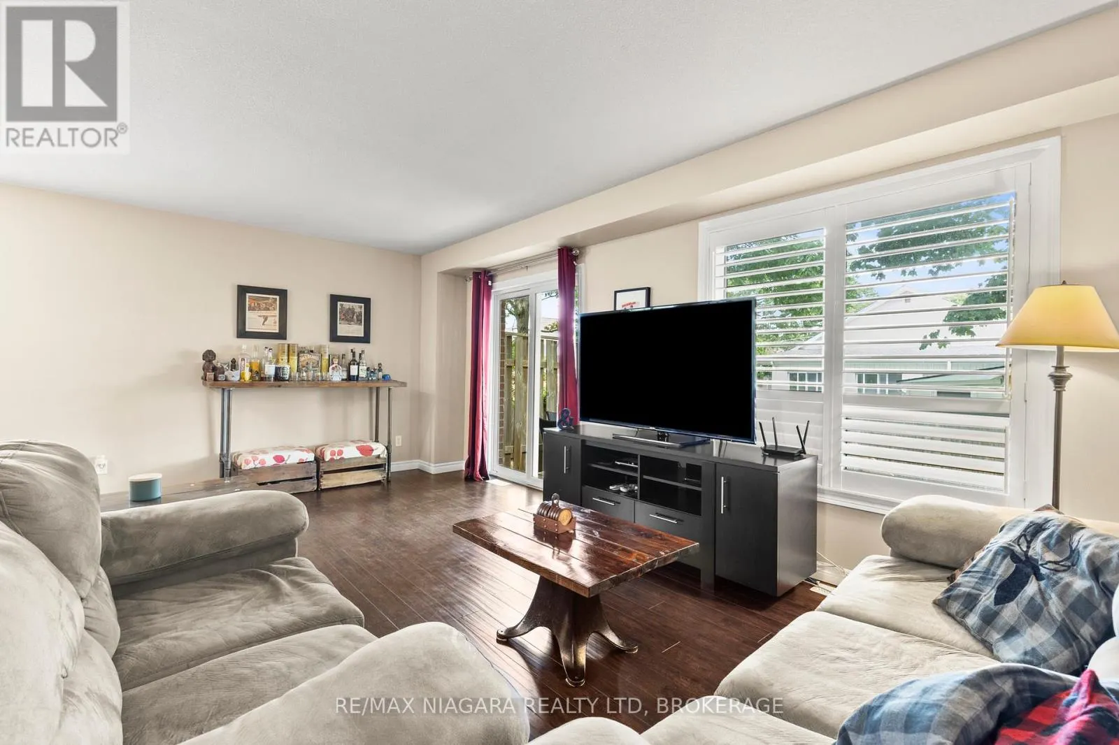 6 - 6263 VALLEY WAY, #6