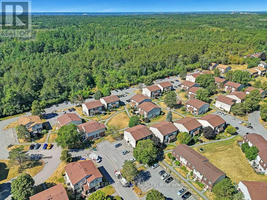 C - 9 FORESTER CRESCENT
