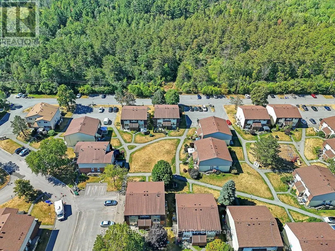 C - 9 FORESTER CRESCENT