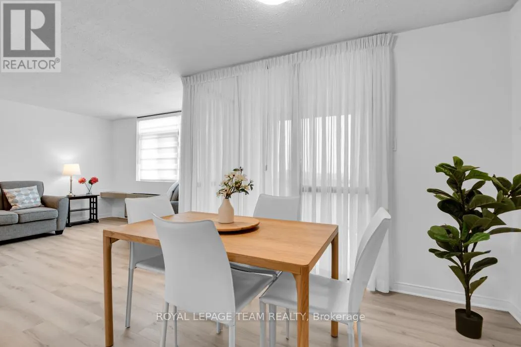 904 - 2871 RICHMOND ROAD