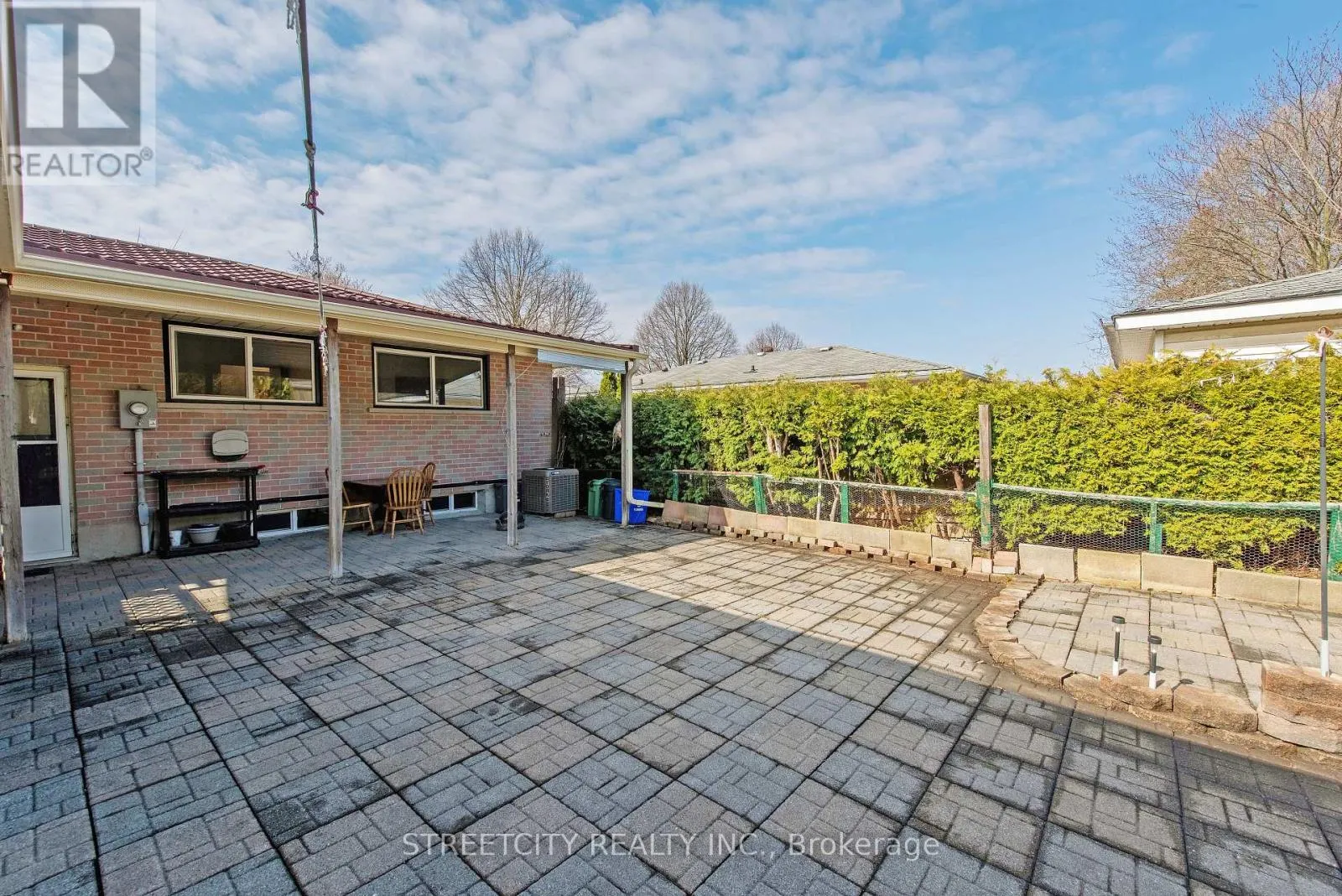 69 ALAYNE CRESCENT