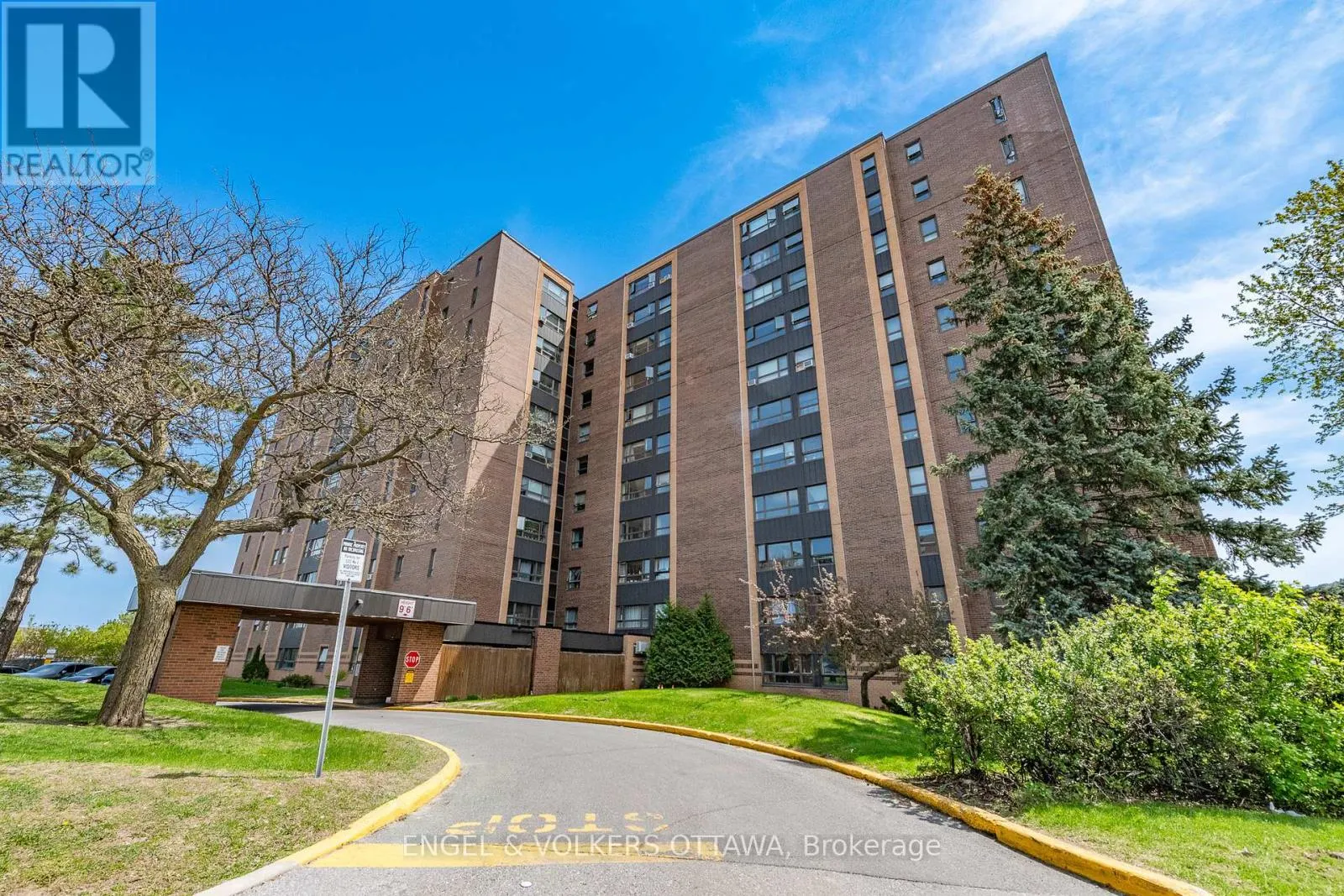 8 - 1356 MEADOWLANDS DRIVE E