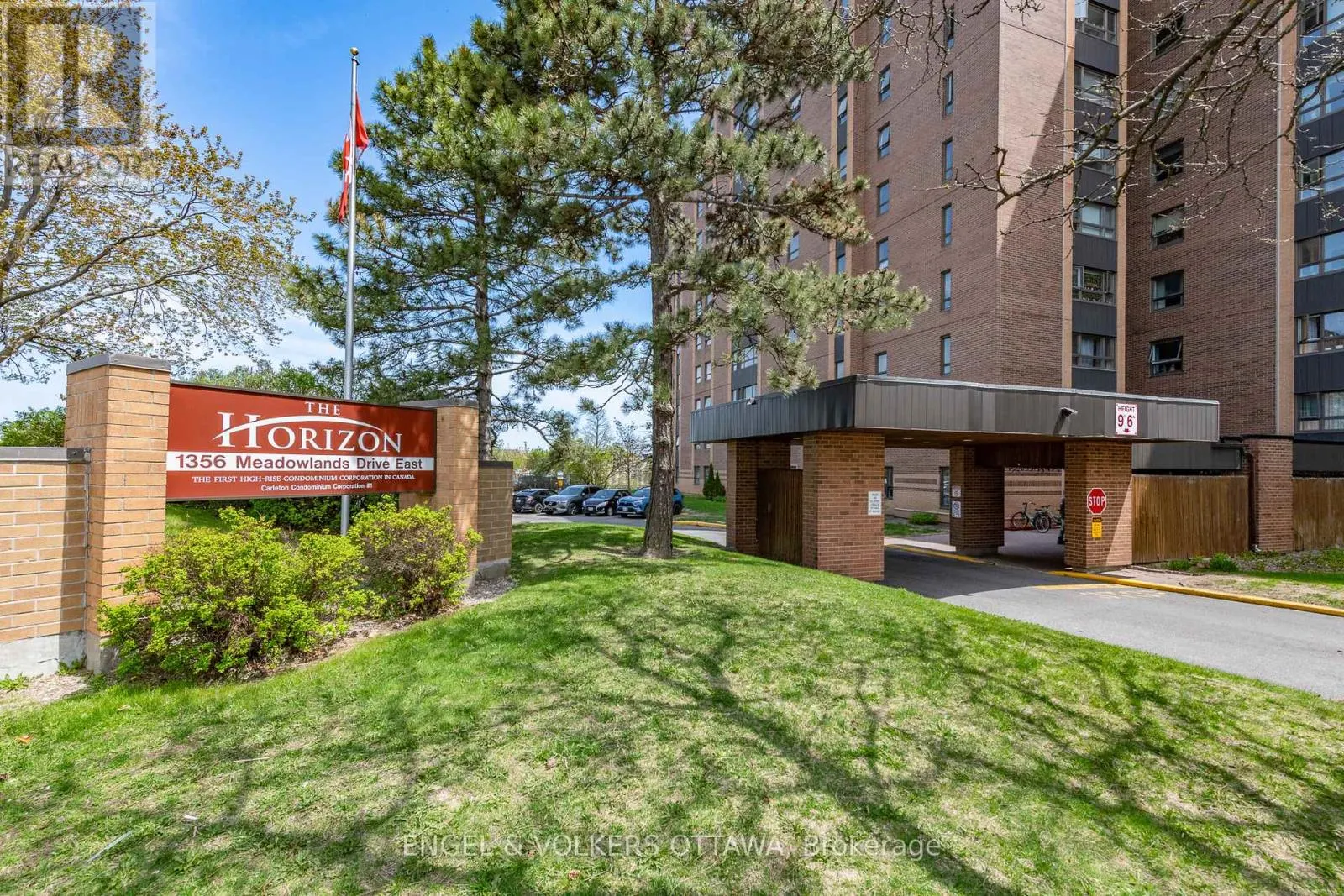 8 - 1356 MEADOWLANDS DRIVE E