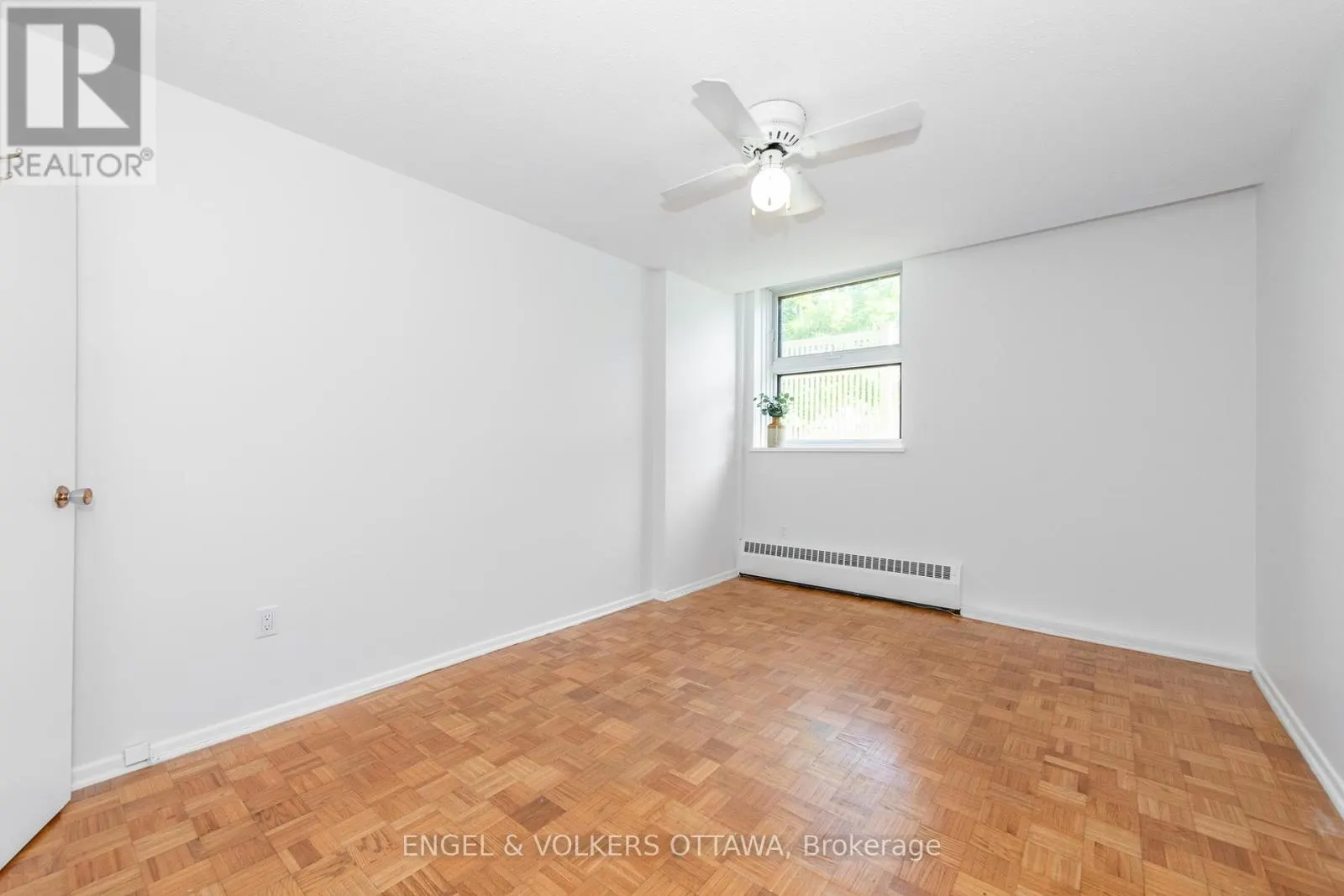 8 - 1356 MEADOWLANDS DRIVE E