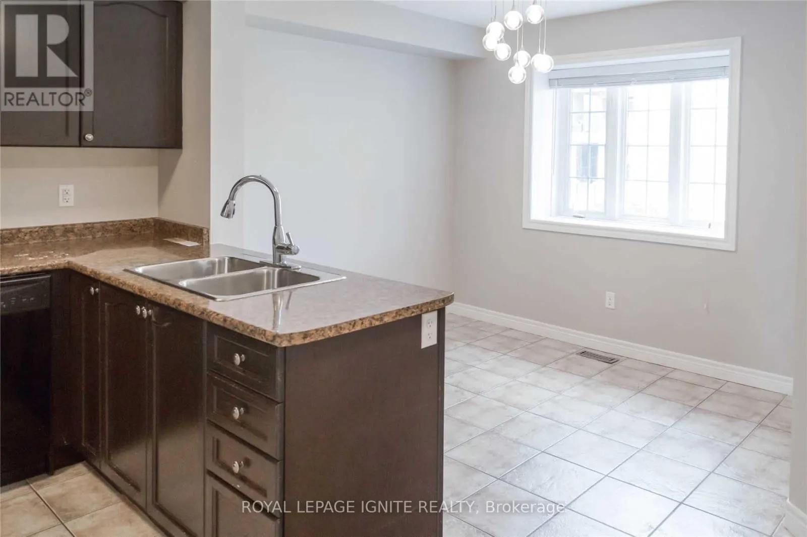 36B - 15 CARERE CRESCENT