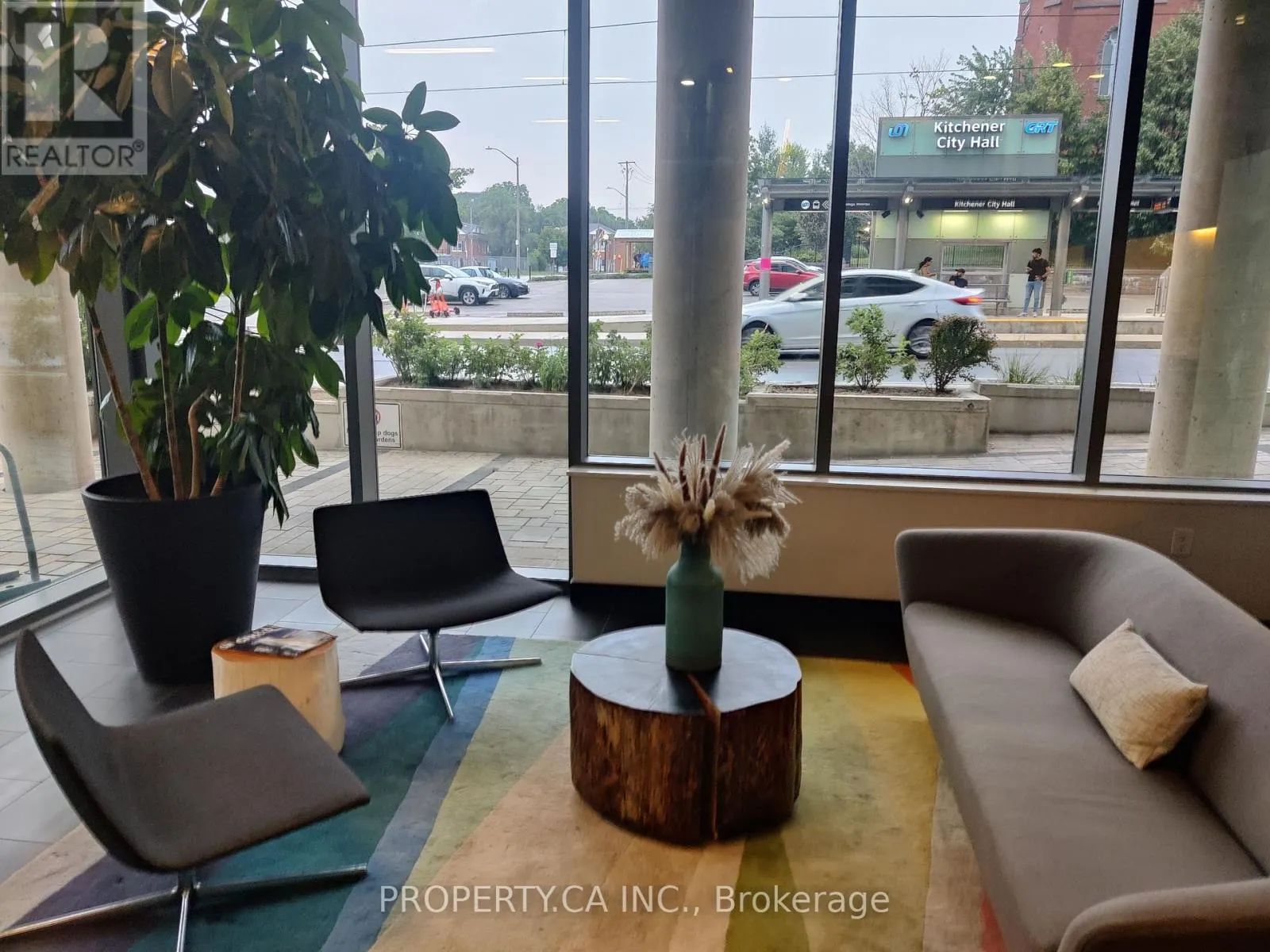 409 - 85 DUKE STREET W