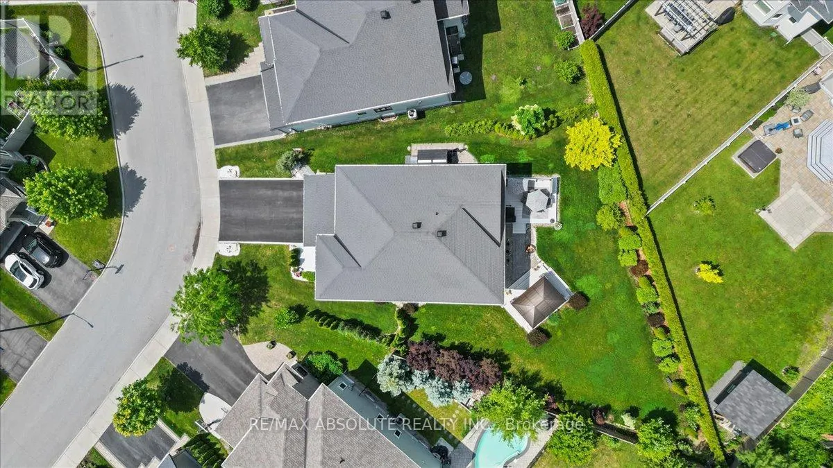 706 BRIDLEGLEN CRESCENT