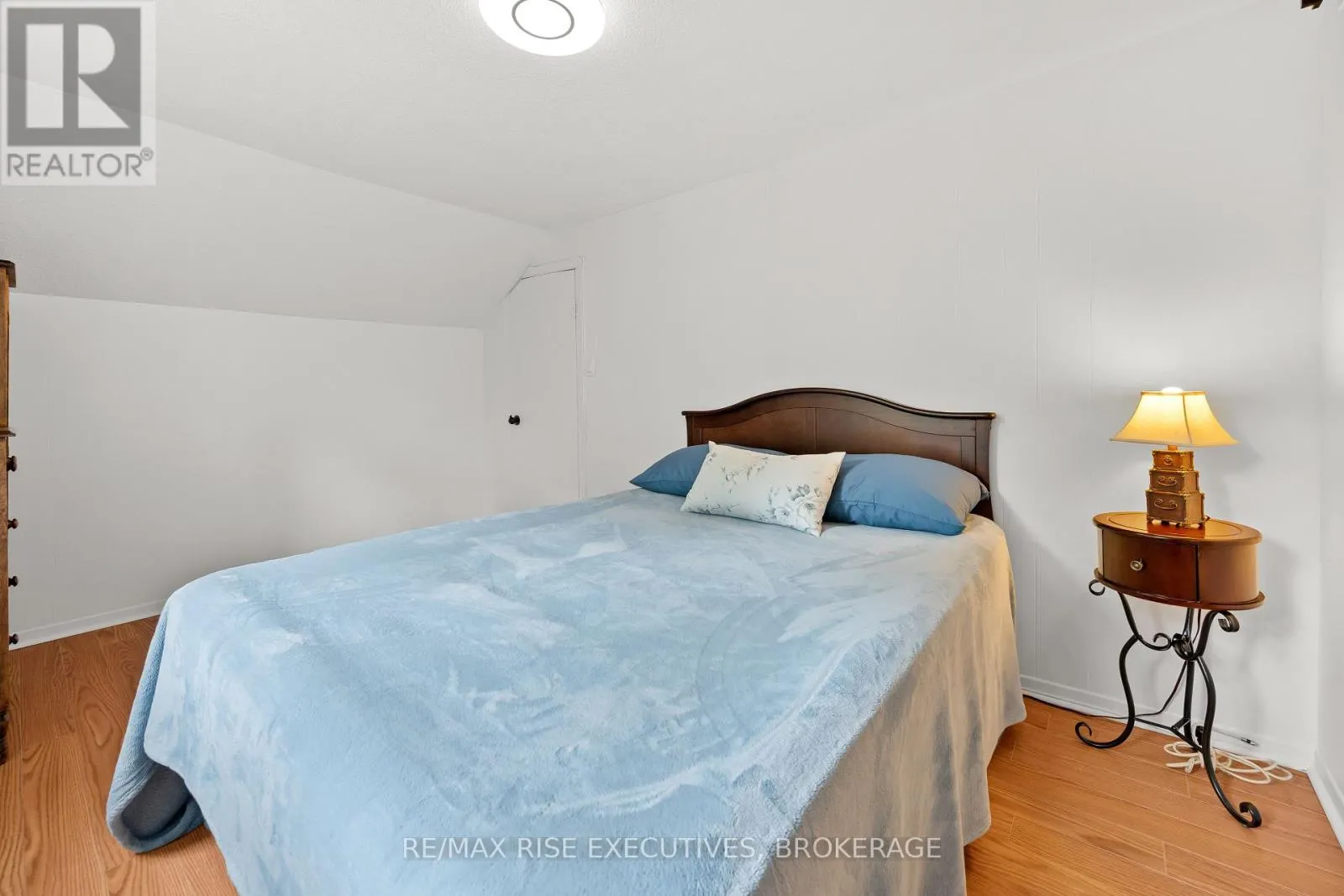 425 KING STREET W