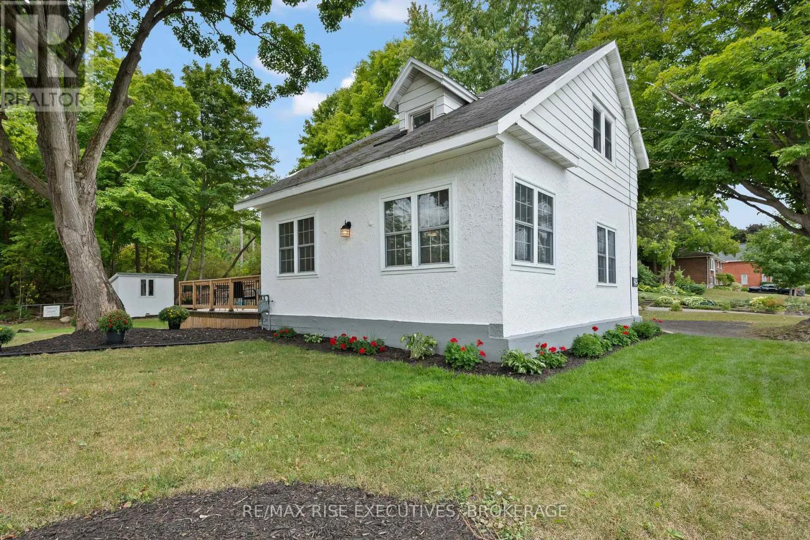 425 KING STREET W