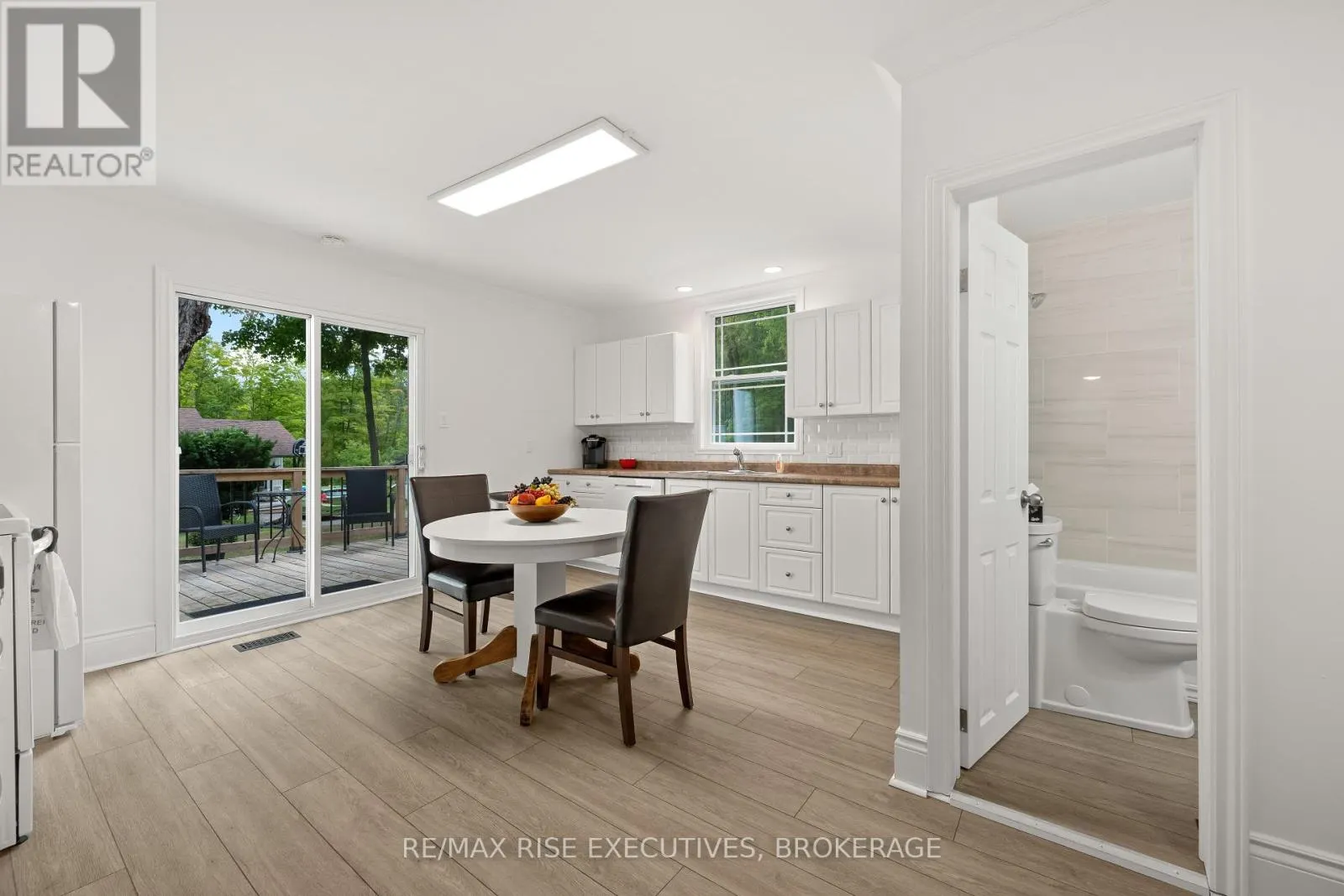 425 KING STREET W