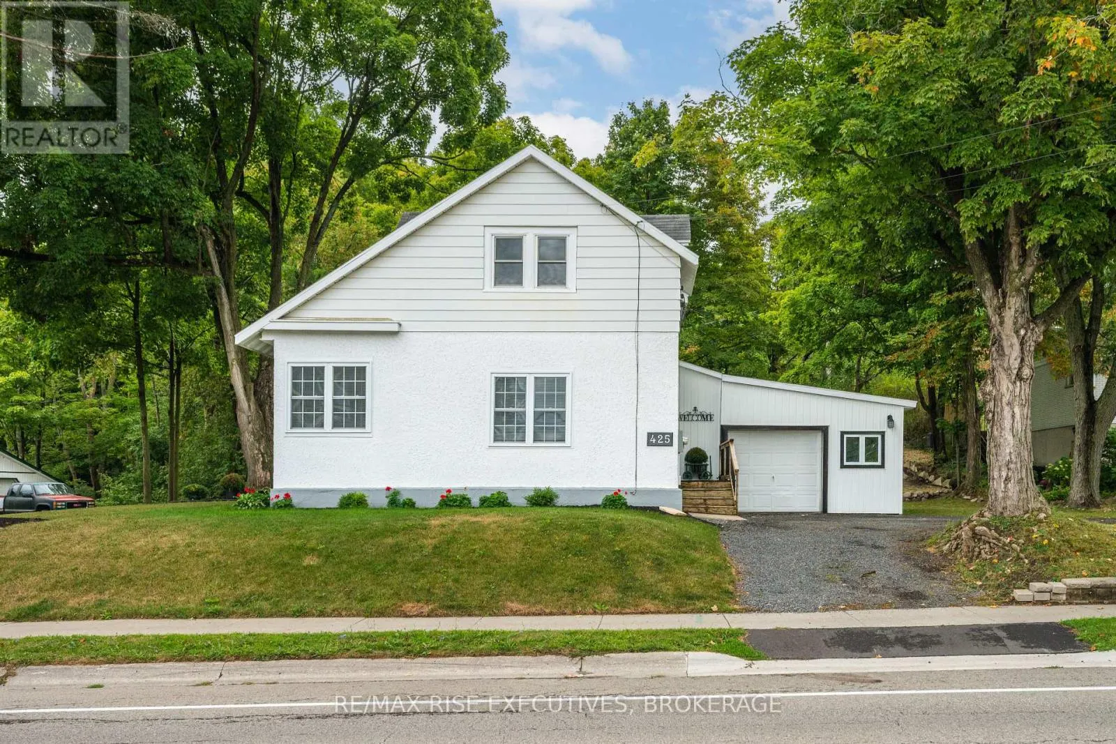 425 KING STREET W