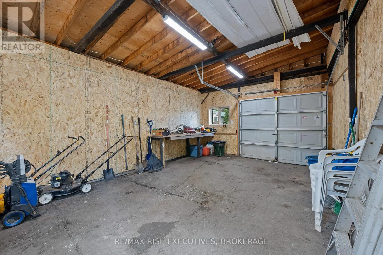 425 KING STREET W