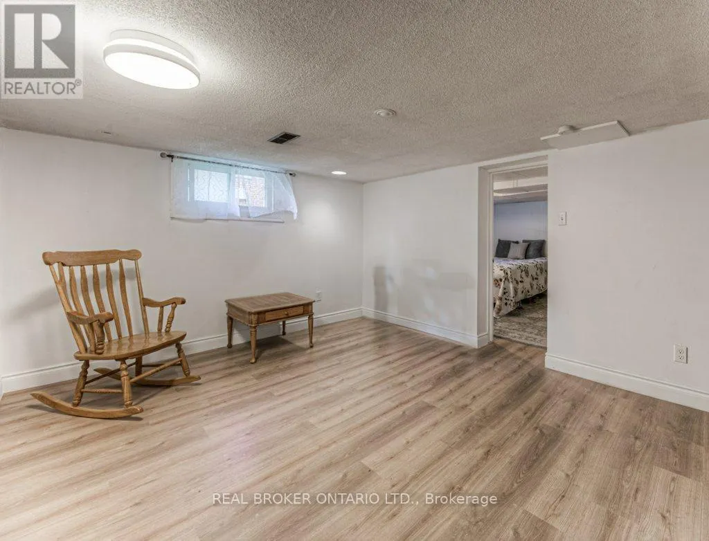 76 BRENTWOOD AVENUE