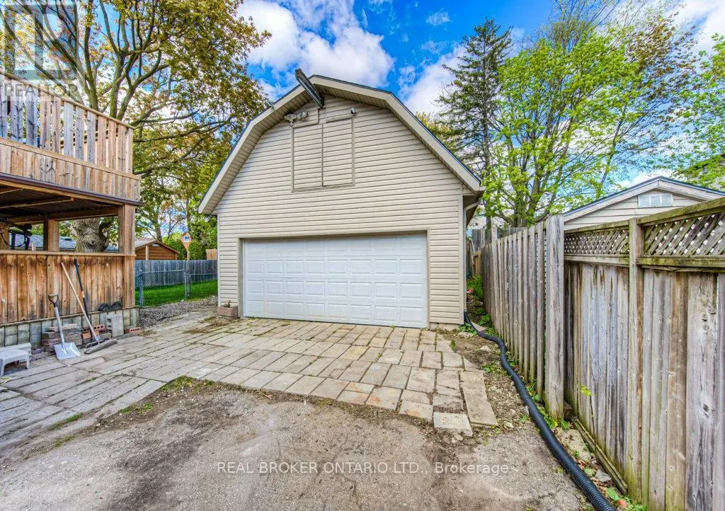 76 BRENTWOOD AVENUE