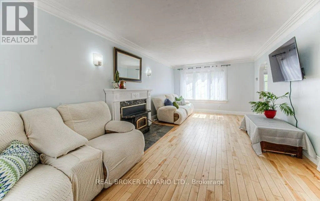 76 BRENTWOOD AVENUE