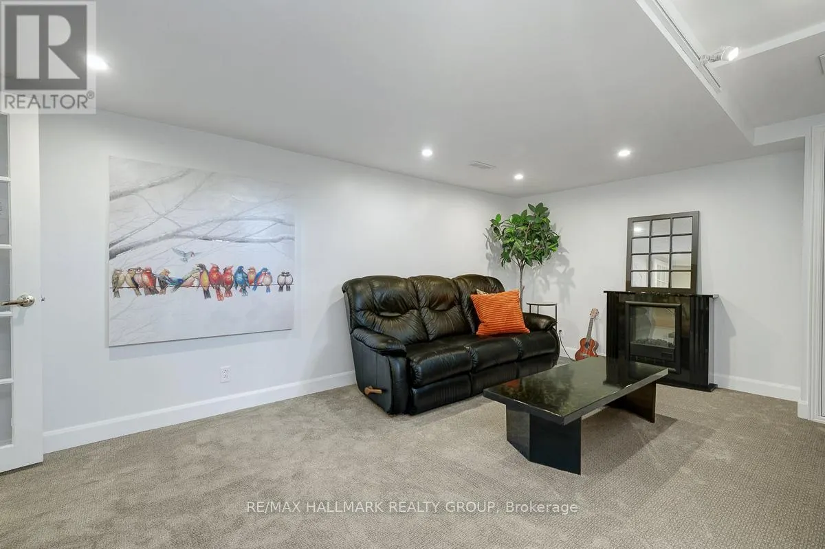 30 MELVILLE DRIVE