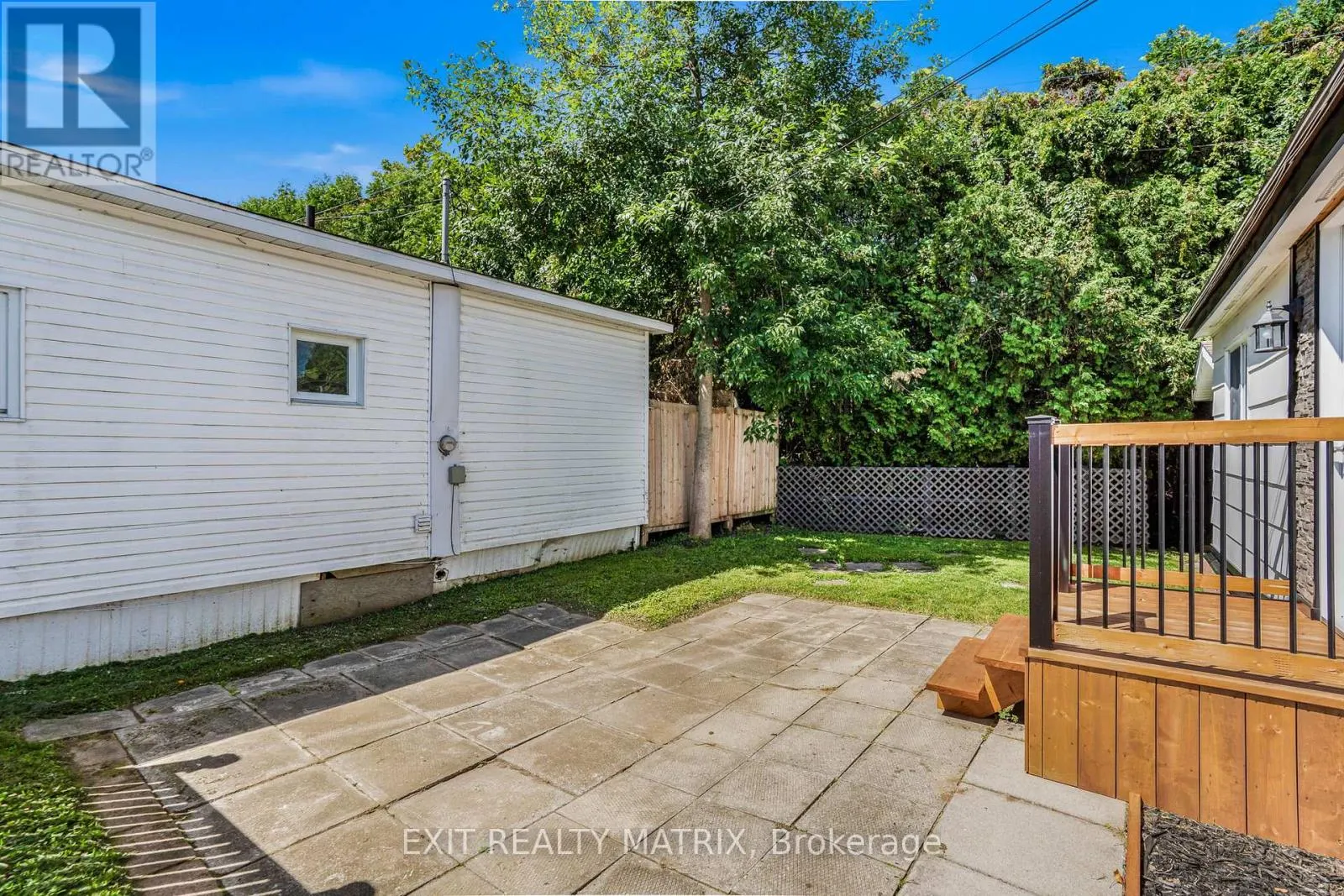 4 - 307 FRONT ROAD E