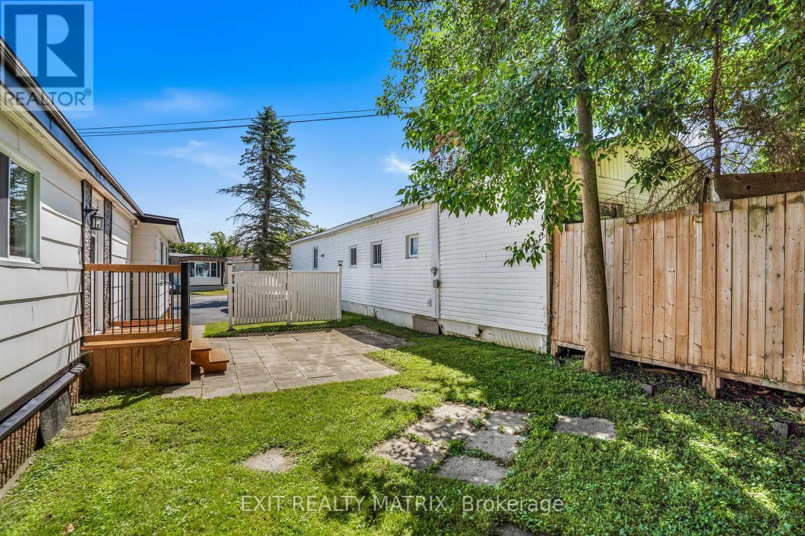 4 - 307 FRONT ROAD E