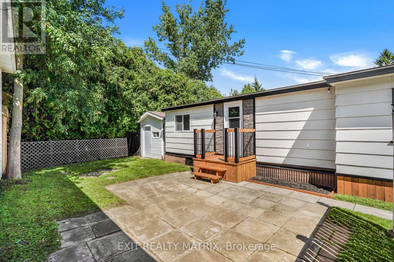 4 - 307 FRONT ROAD E