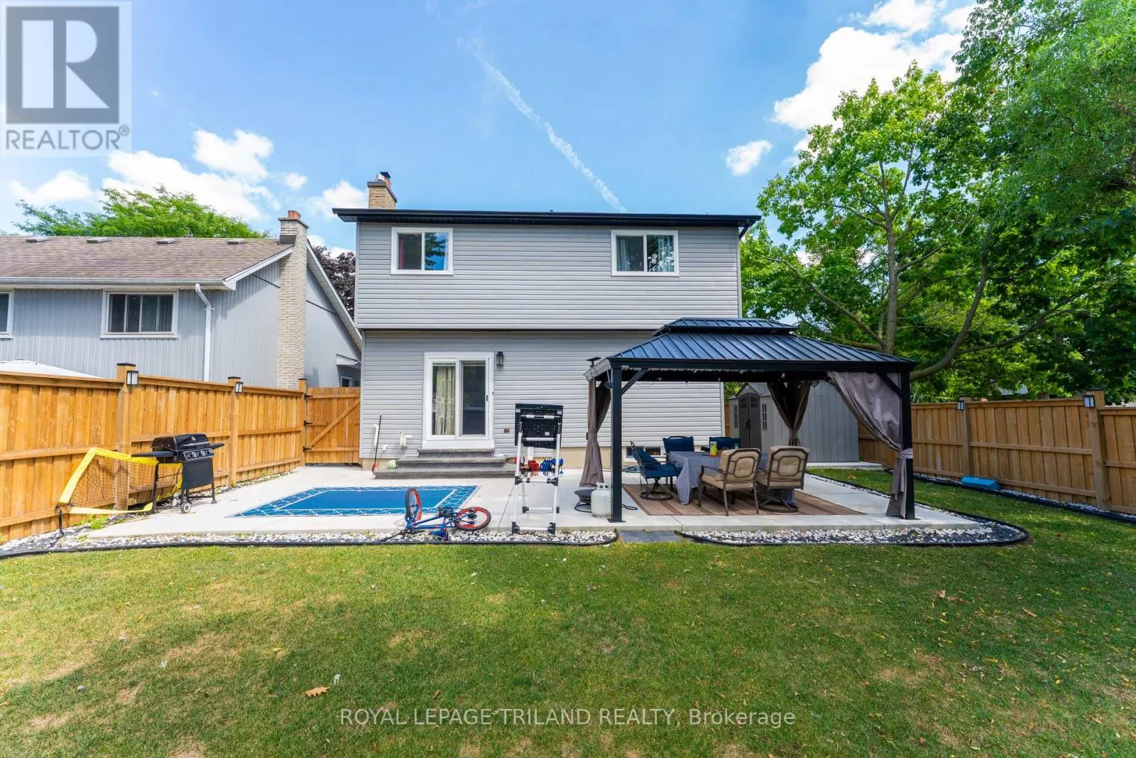 61 BEECHBANK CRESCENT