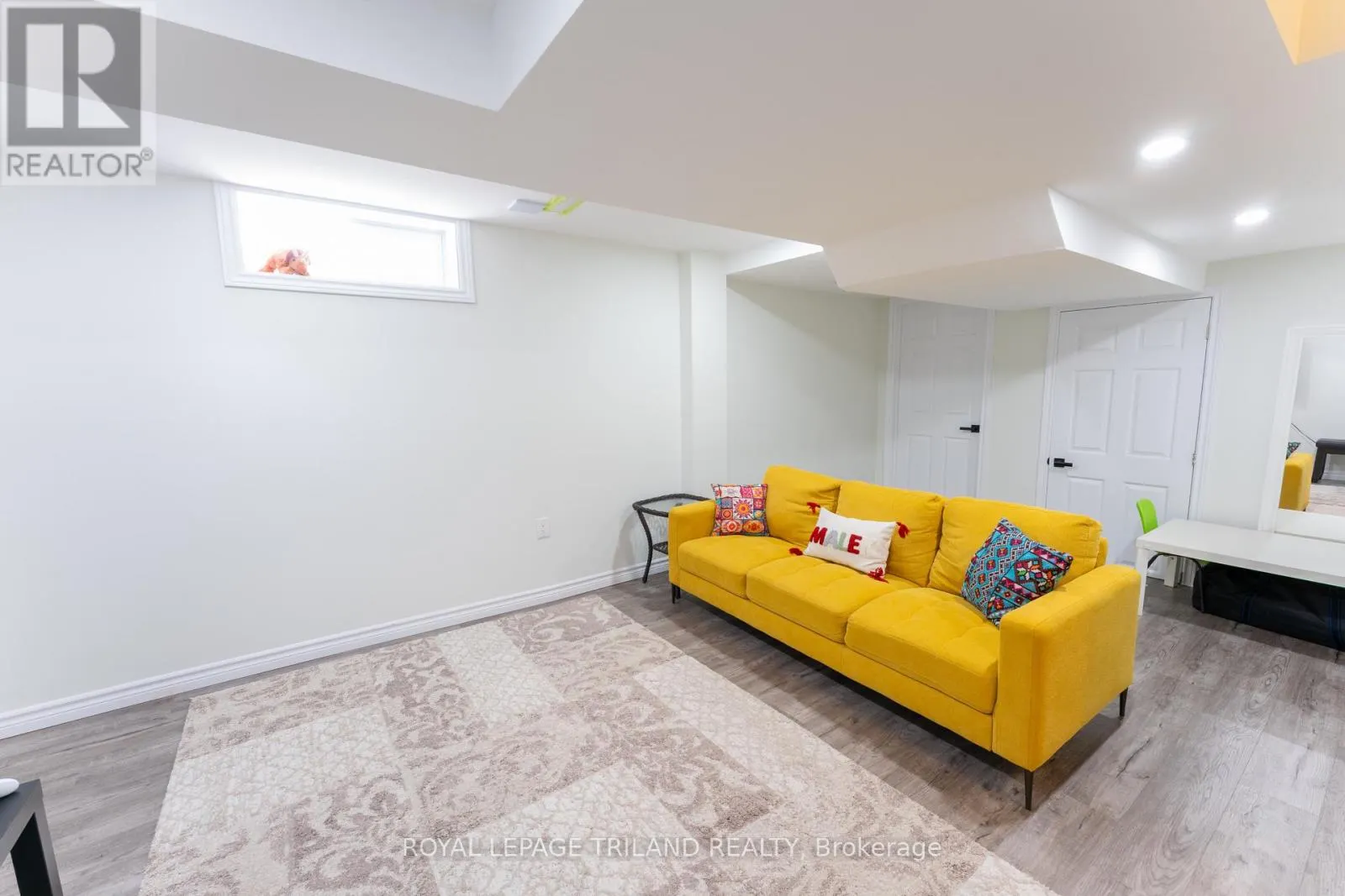 61 BEECHBANK CRESCENT