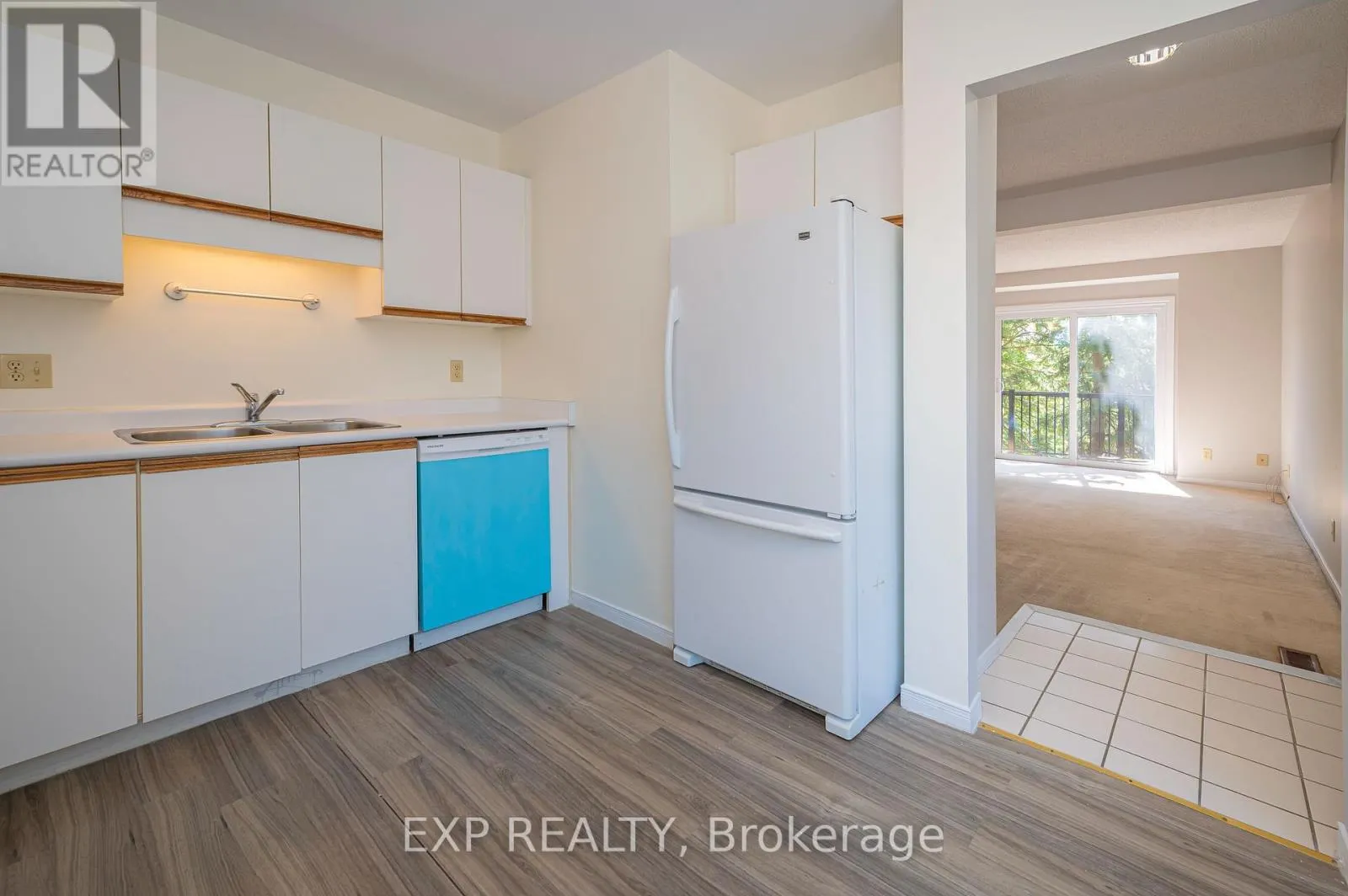 8 - 250 KEATS WAY