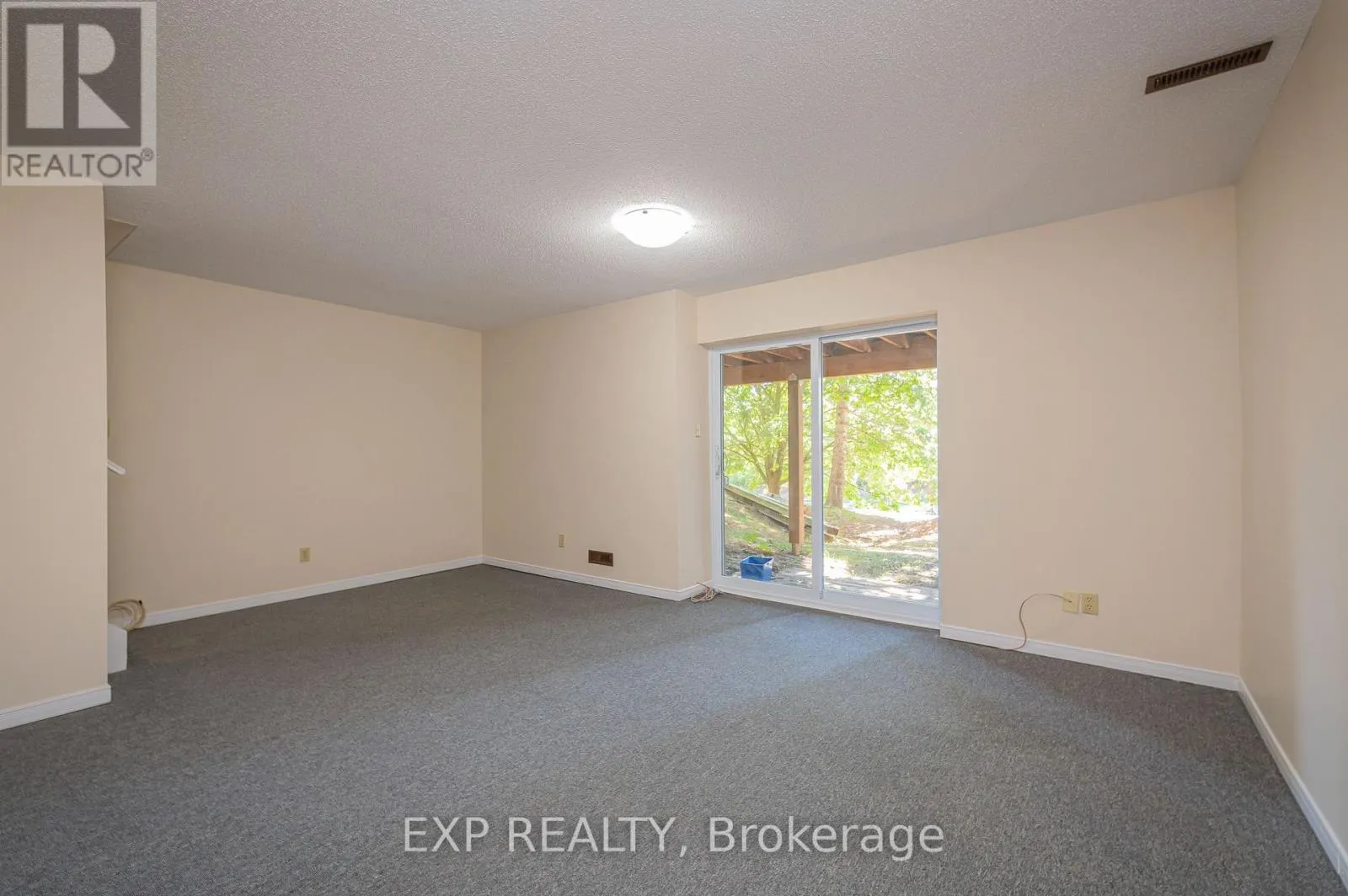 8 - 250 KEATS WAY