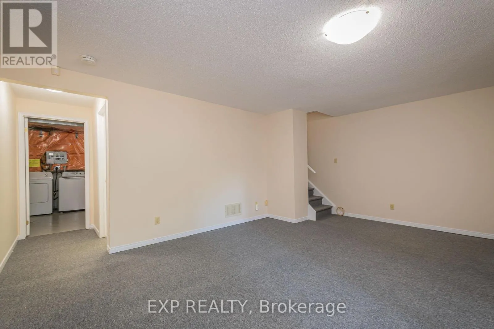 8 - 250 KEATS WAY