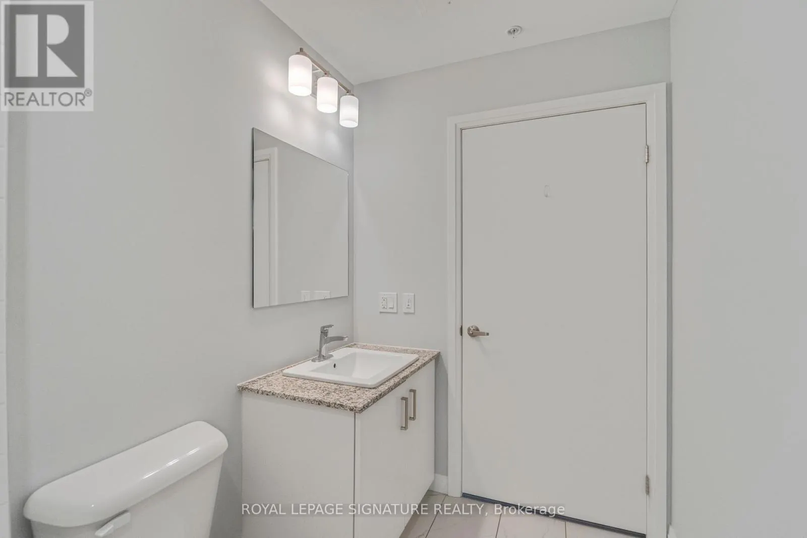 909 - 108 GARMENT STREET