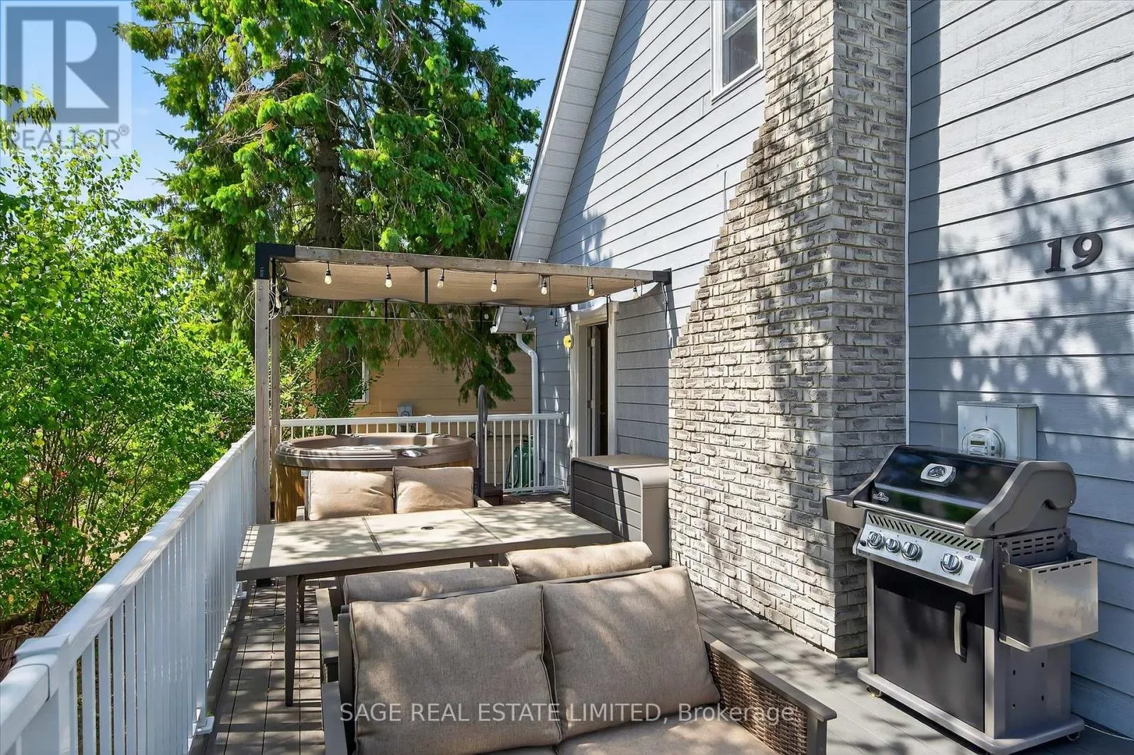 19 CEDARTREE LANE