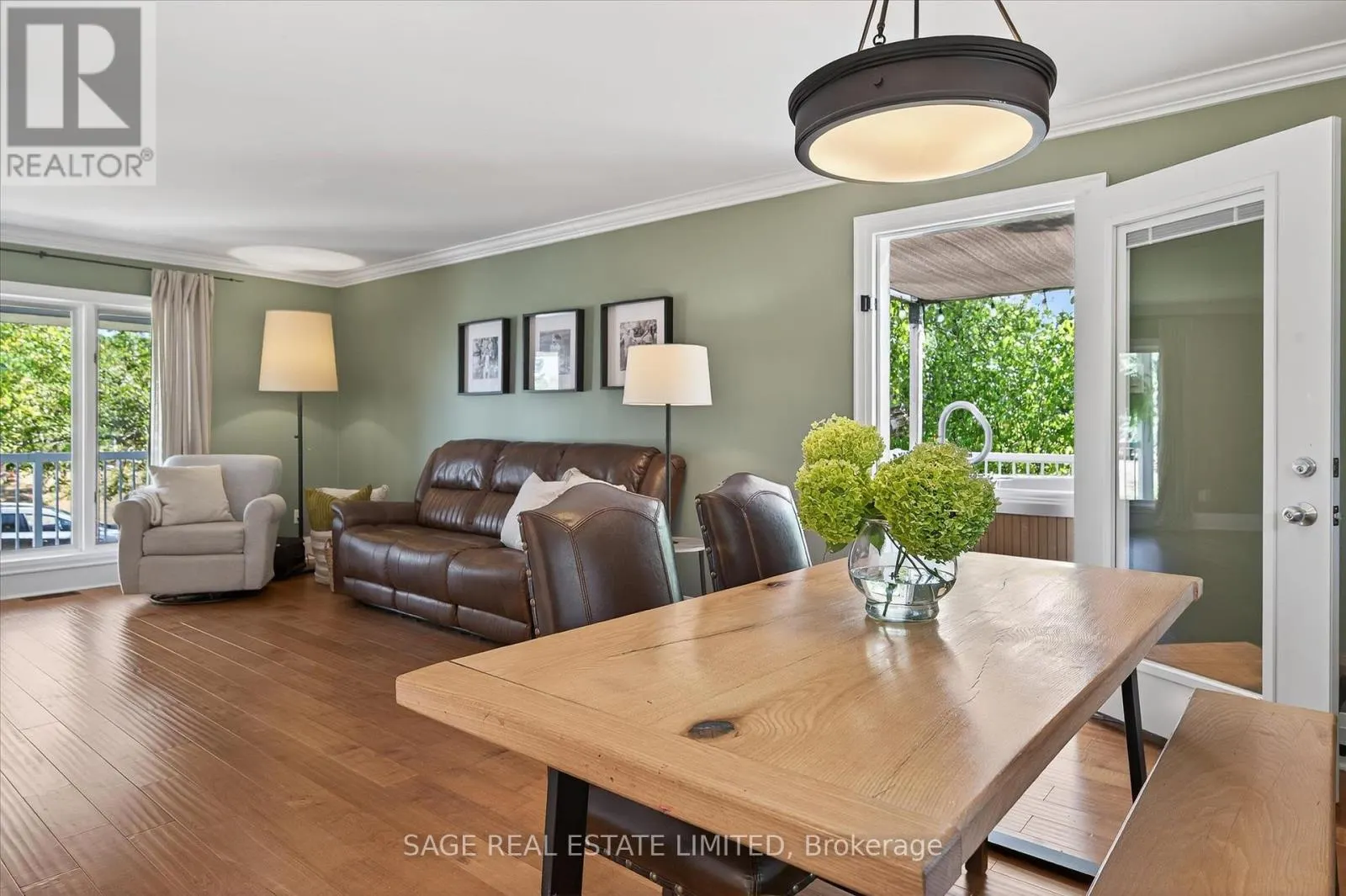 19 CEDARTREE LANE