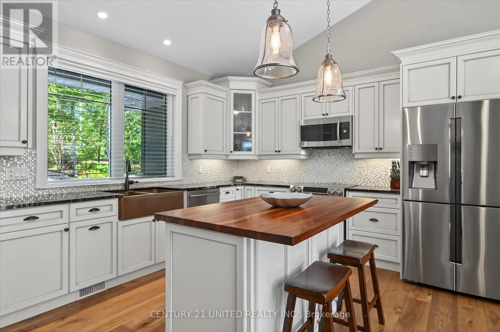 2 MITCHELL CRESCENT