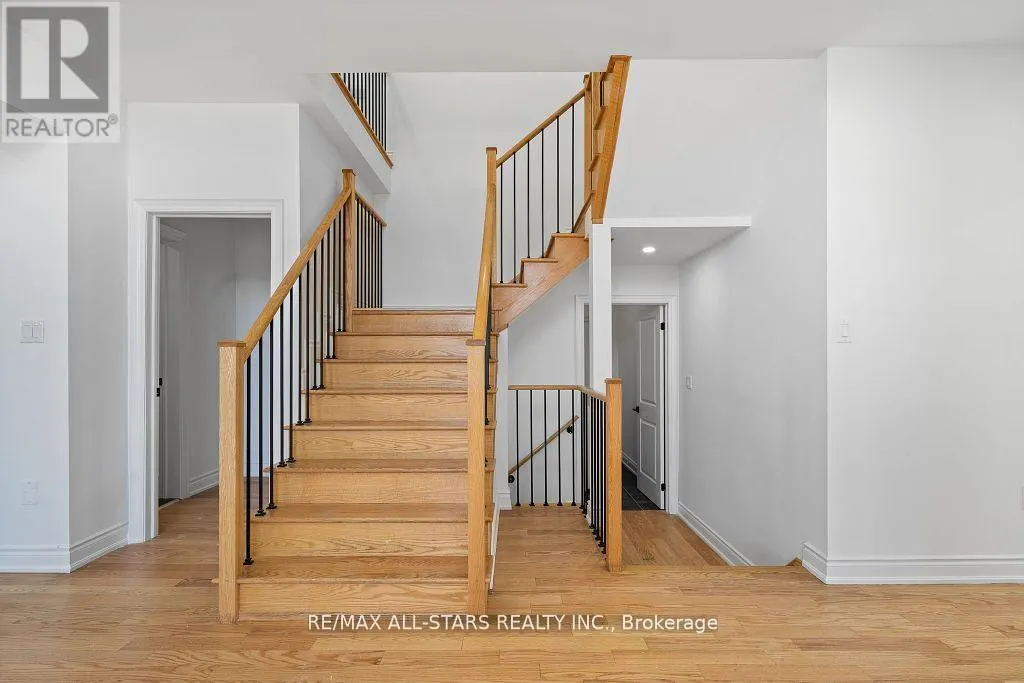 92 HENNESSEY CRESCENT