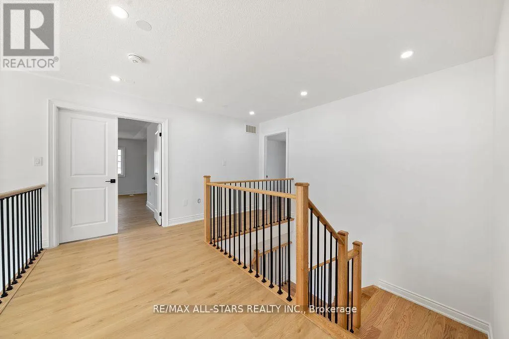 92 HENNESSEY CRESCENT