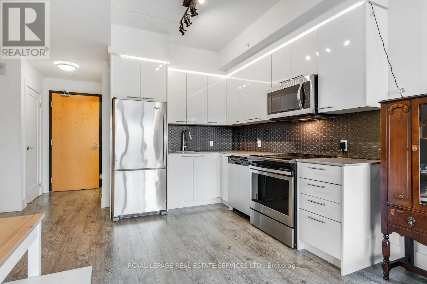 412 - 15 PRINCE ALBERT BOULEVARD