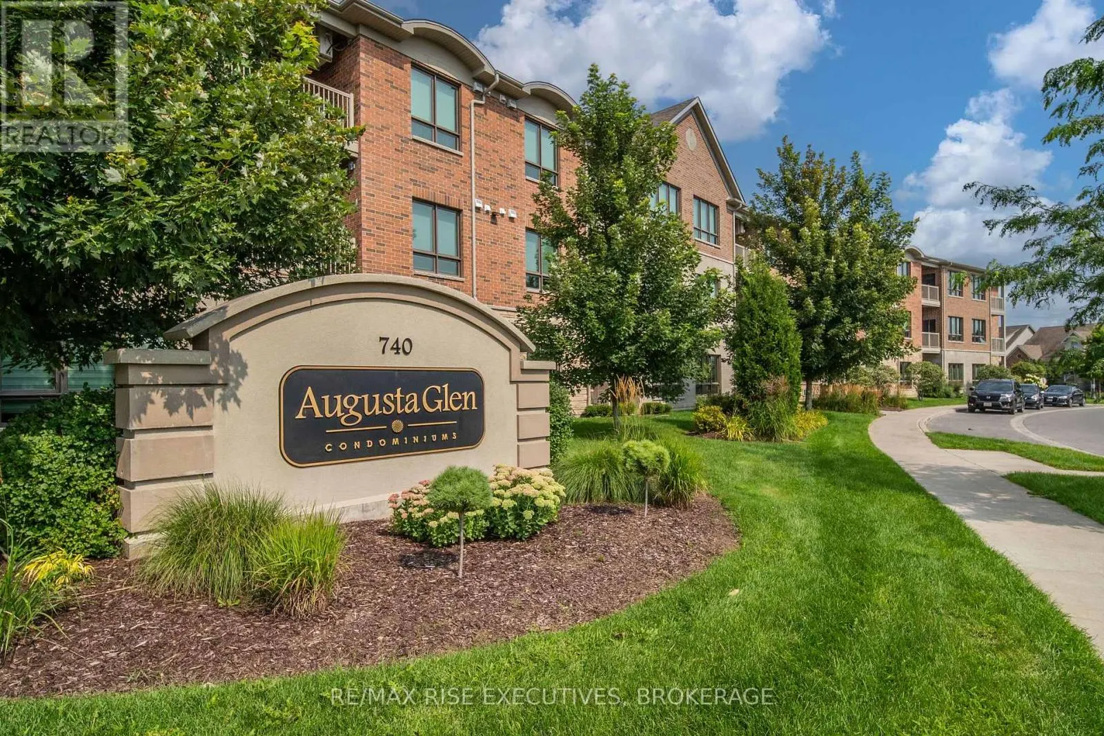 310 - 740 AUGUSTA DRIVE, #310