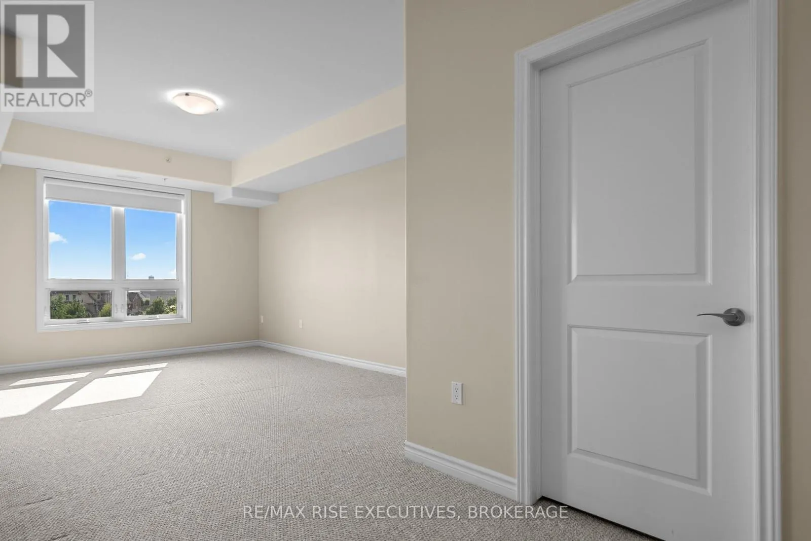 310 - 740 AUGUSTA DRIVE, #310
