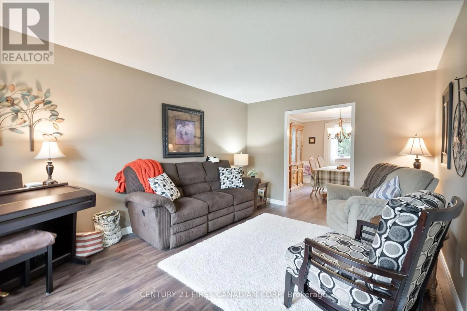 340 CANTERBURY PLACE