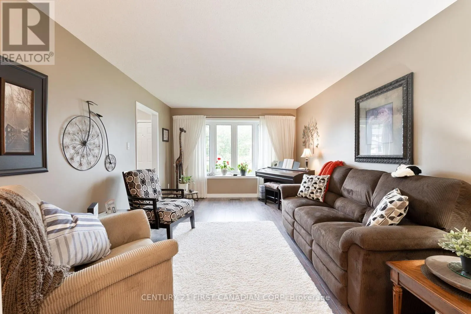 340 CANTERBURY PLACE